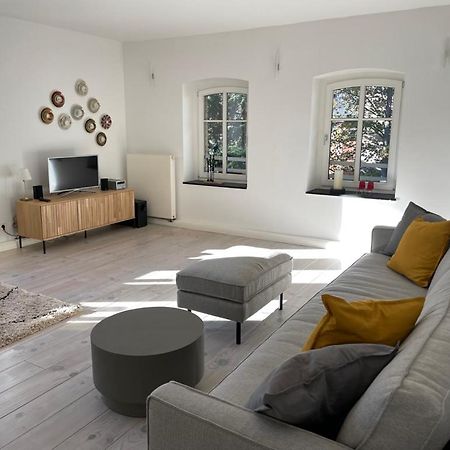 Haus Mit Tuermchen Appartement Solingen Buitenkant foto