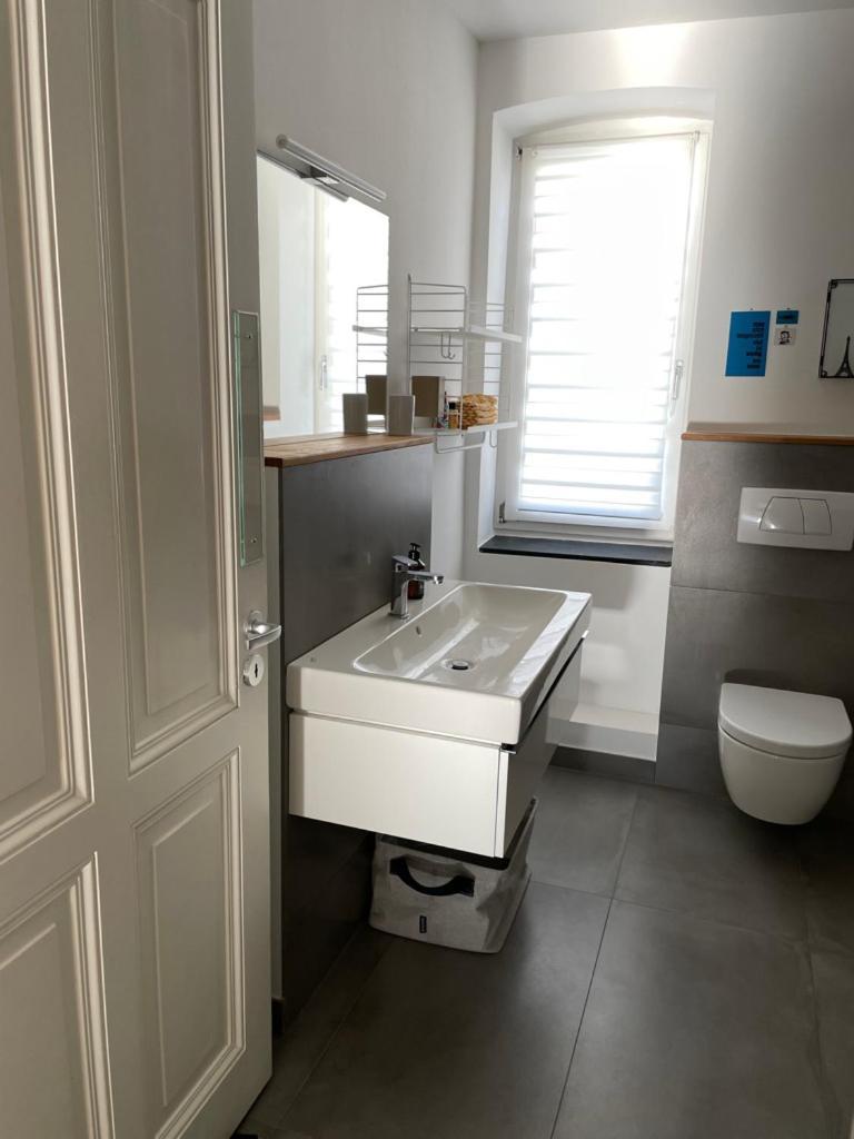 Haus Mit Tuermchen Appartement Solingen Buitenkant foto