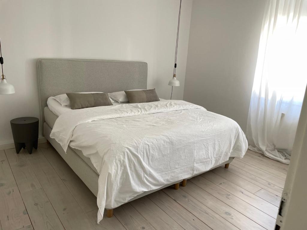 Haus Mit Tuermchen Appartement Solingen Buitenkant foto
