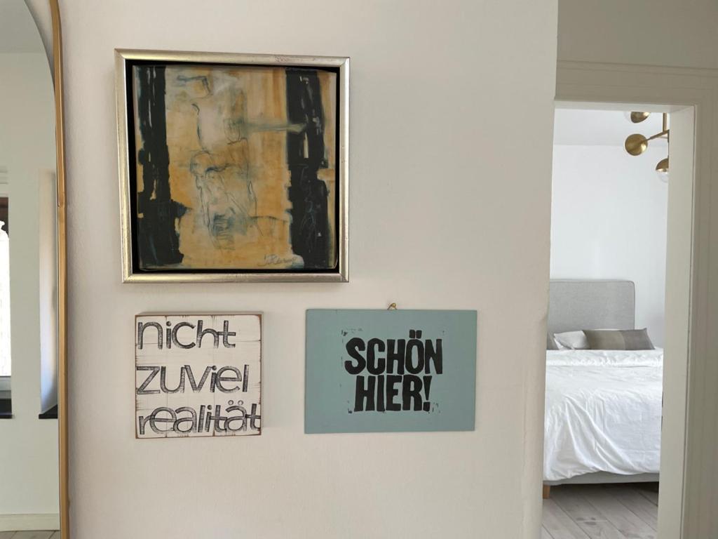 Haus Mit Tuermchen Appartement Solingen Buitenkant foto