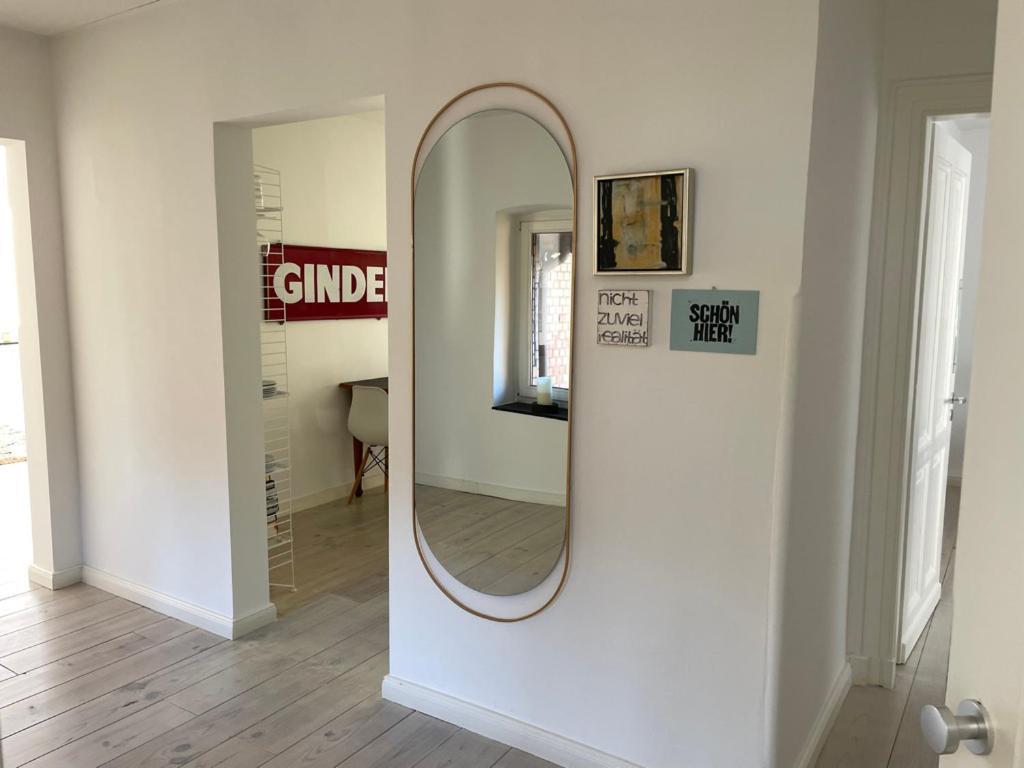 Haus Mit Tuermchen Appartement Solingen Buitenkant foto