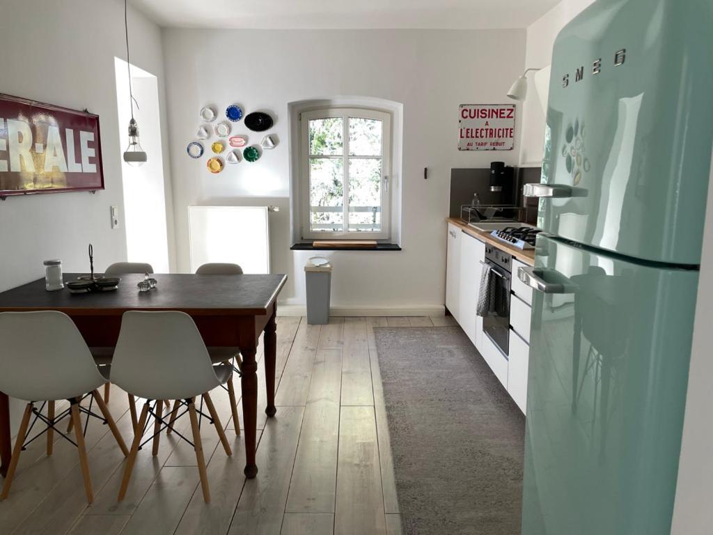 Haus Mit Tuermchen Appartement Solingen Buitenkant foto