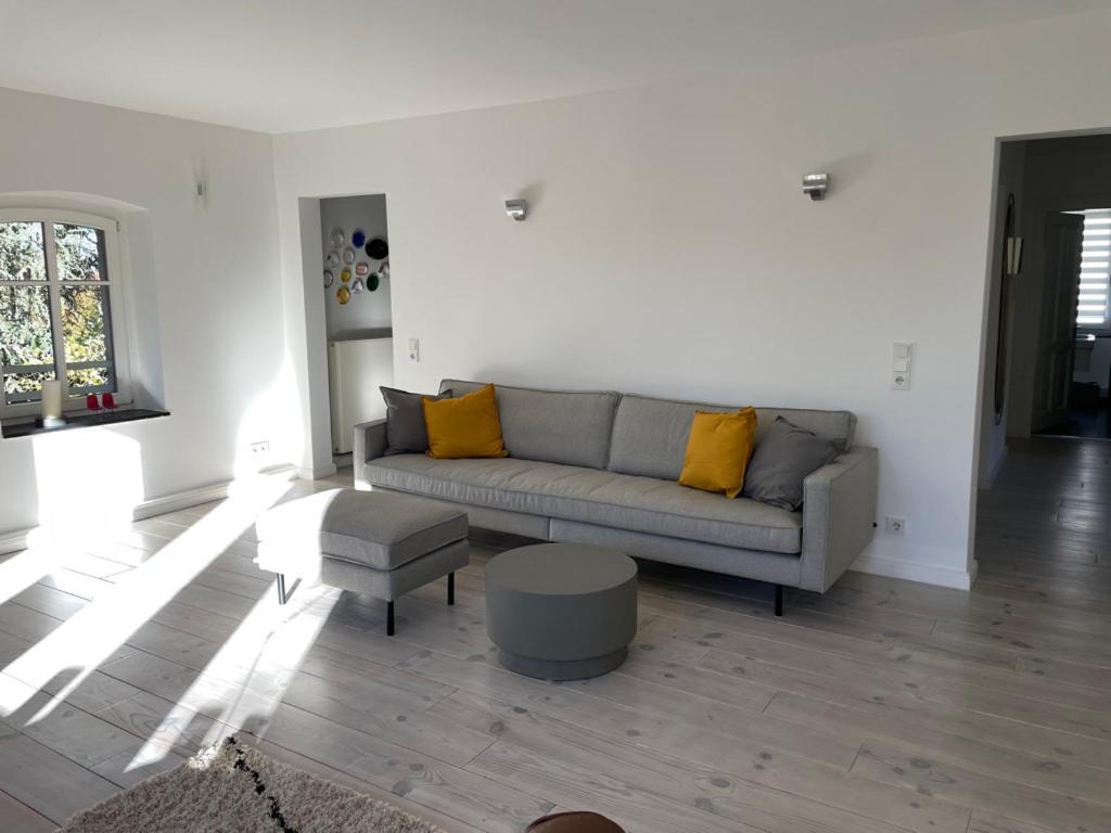 Haus Mit Tuermchen Appartement Solingen Buitenkant foto